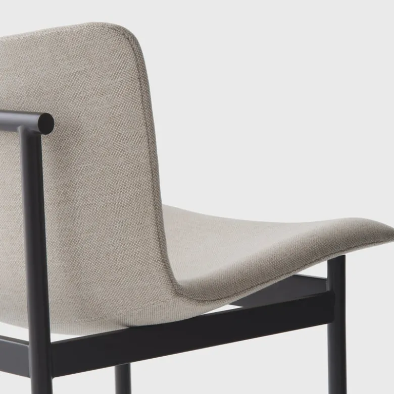 Cadre Chair