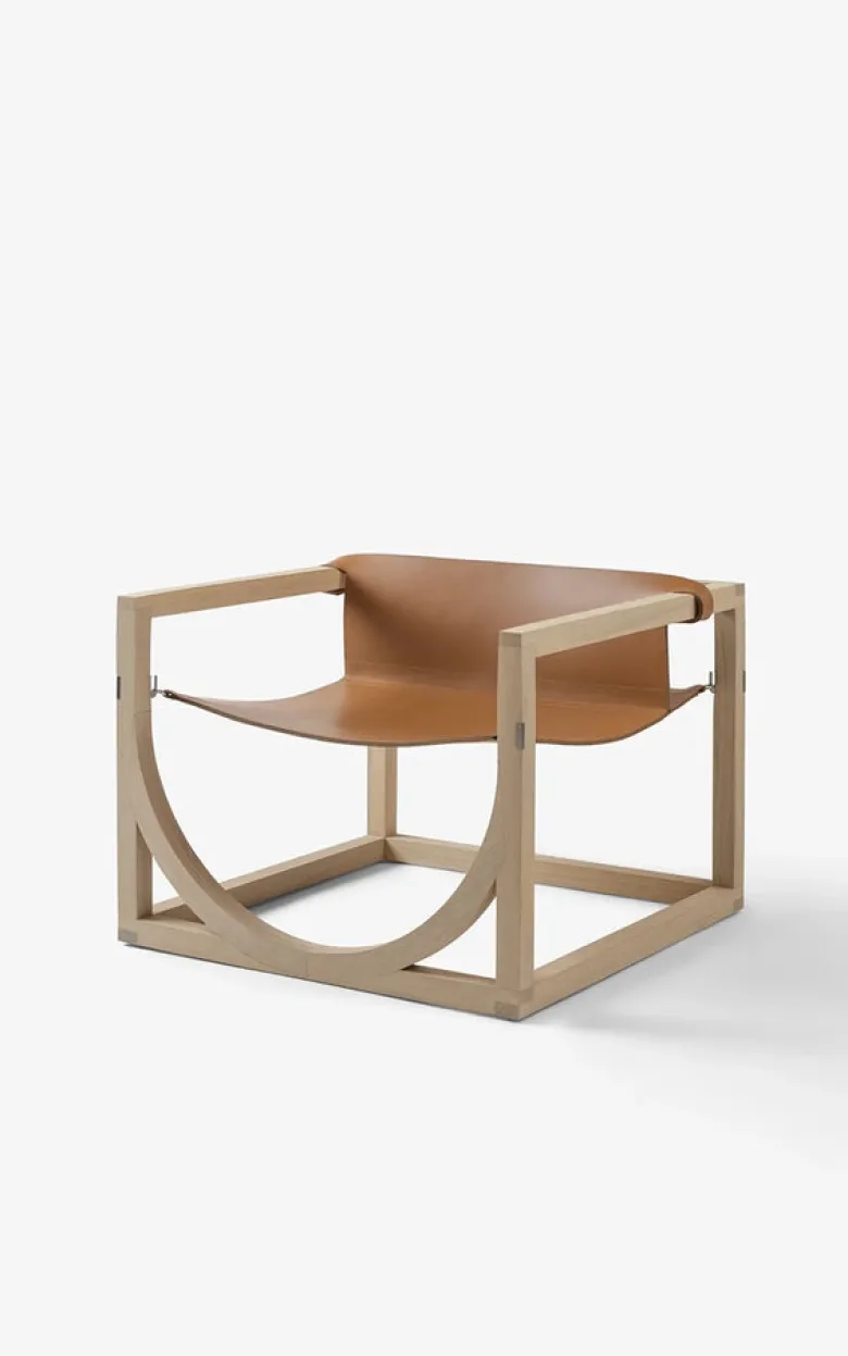 Capa Lounge Chair