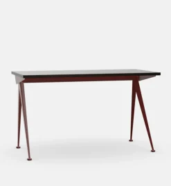 Compas Direction Desk