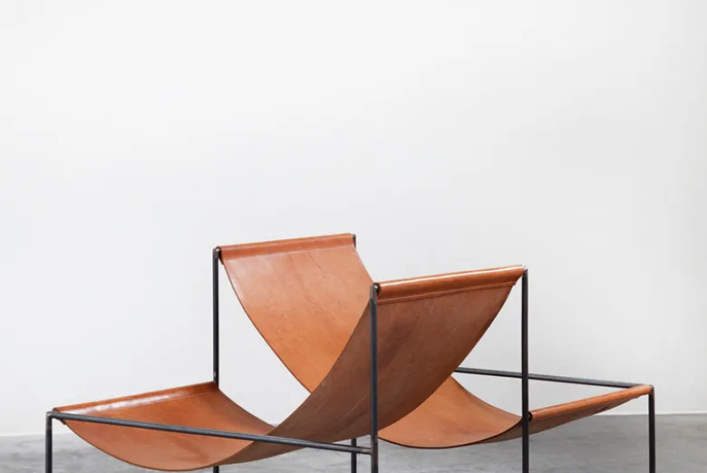 Crossed Double Seat