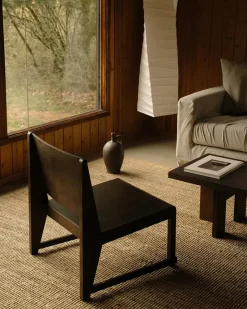 Easy Chair 01