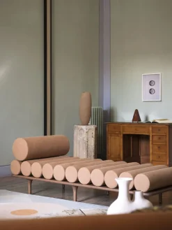 Five to Nine Daybed with headrest