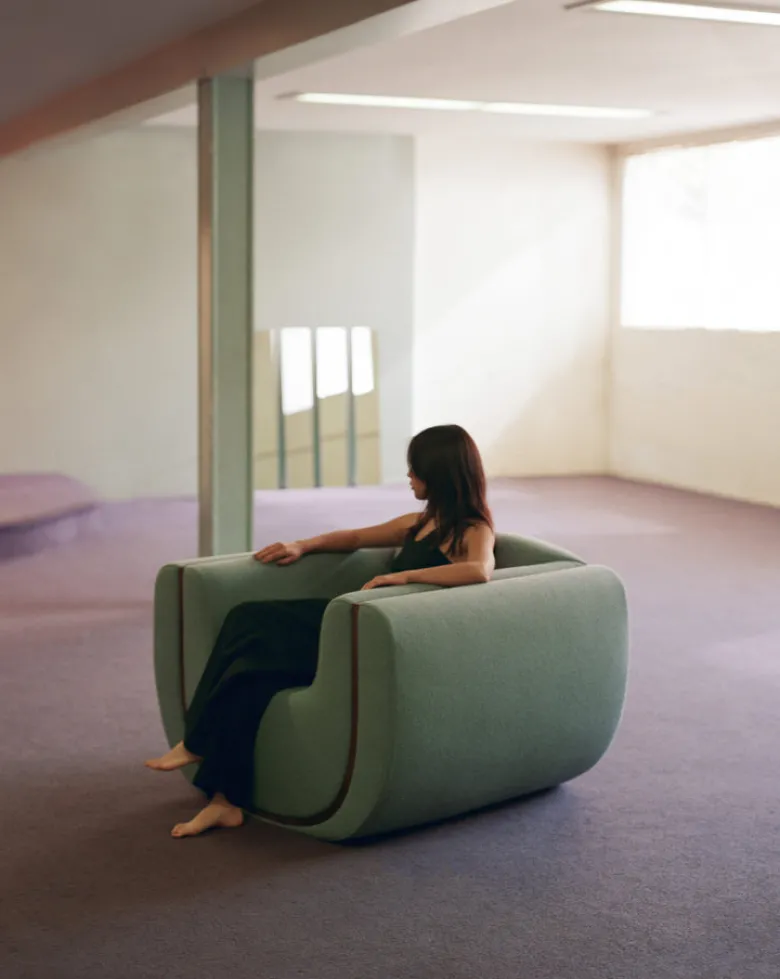 Linea Armchair