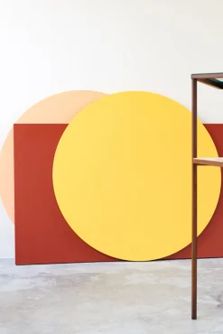 Round Table