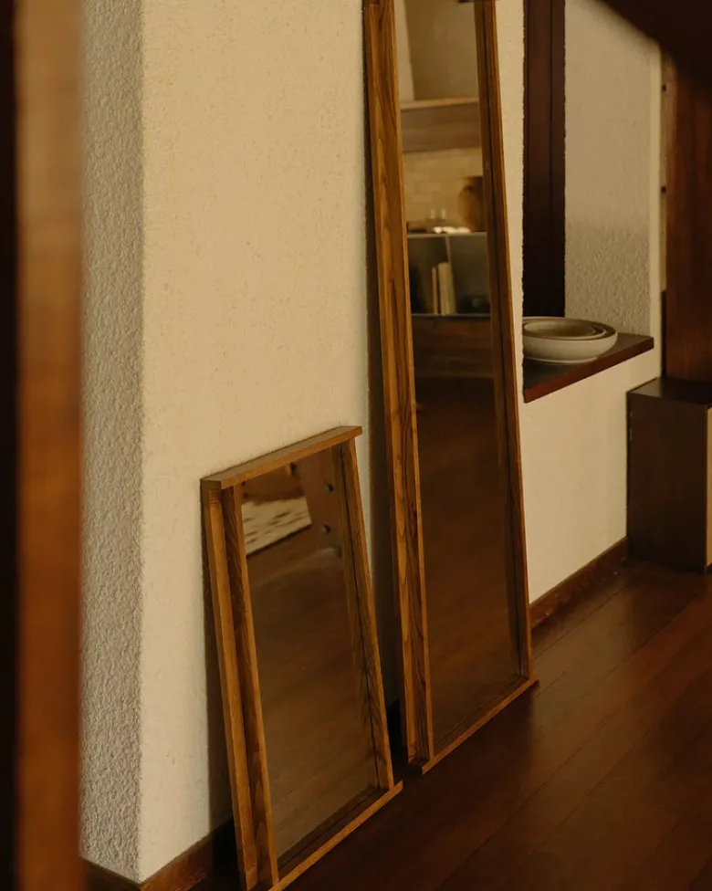 Symmetry Mirror