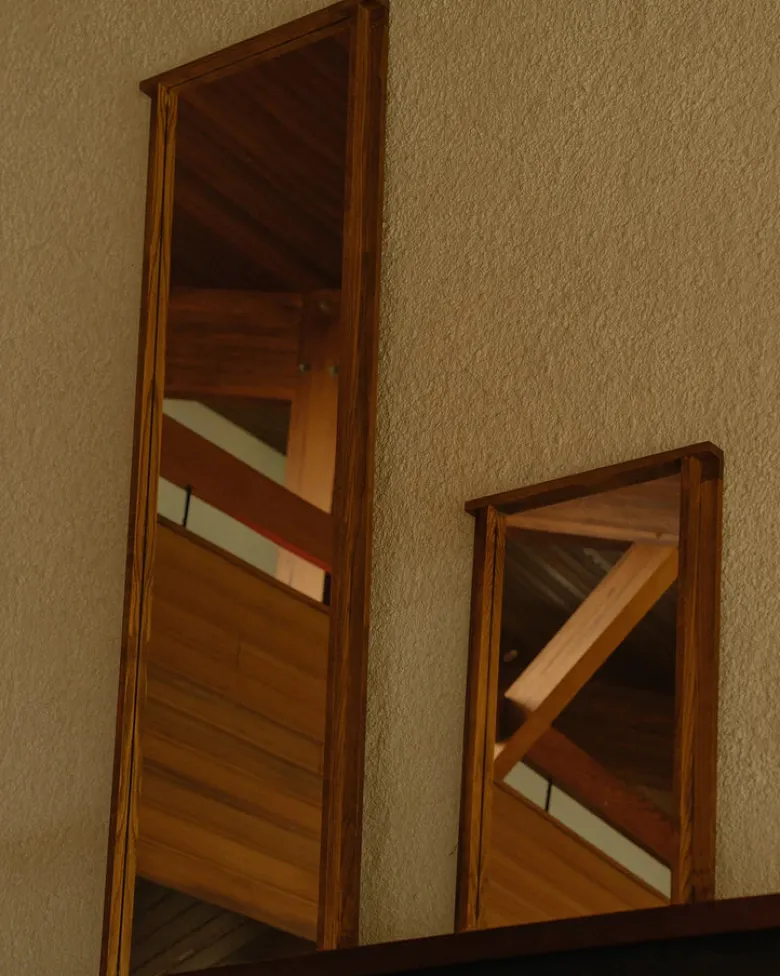 Symmetry Mirror