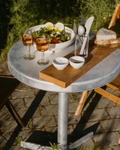 Tasca Table