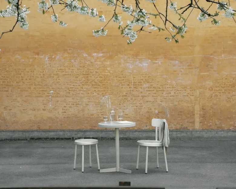 Tasca Table