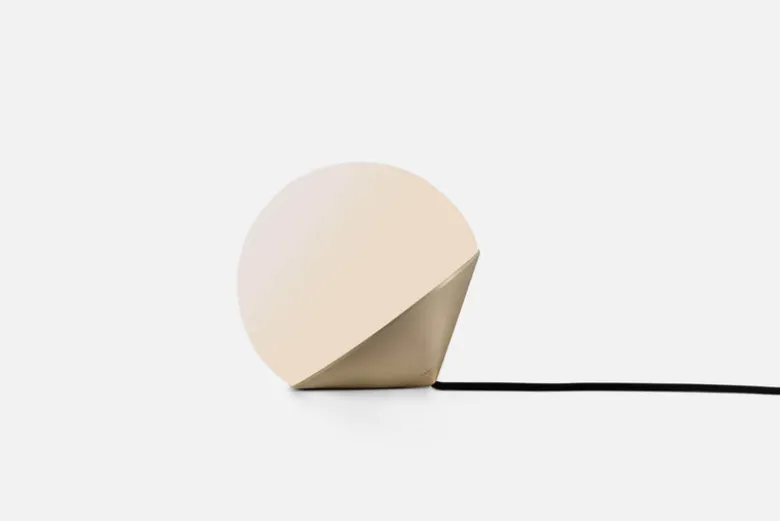 Tombo Lamp