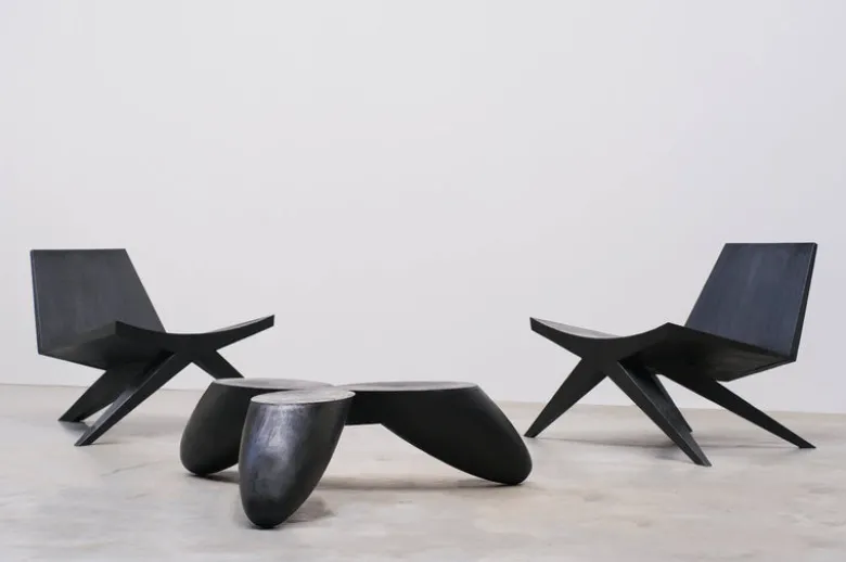 V-easy chair