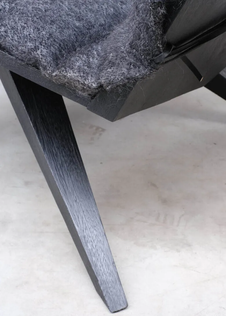 V-easy chair