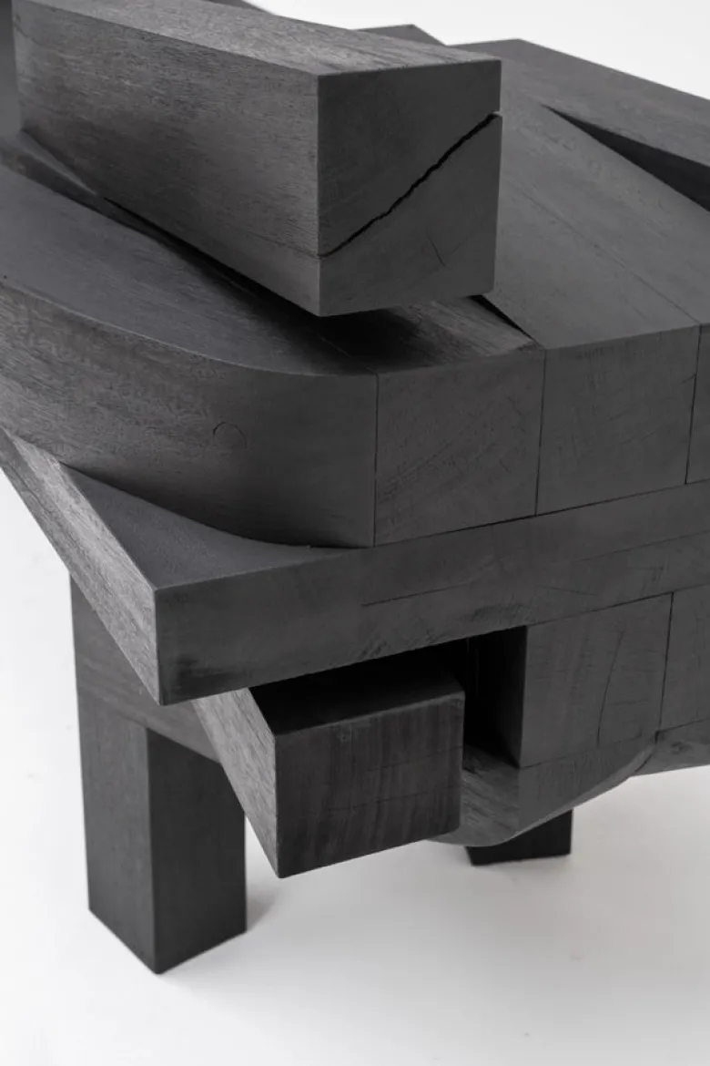 Zoumey desk 012024